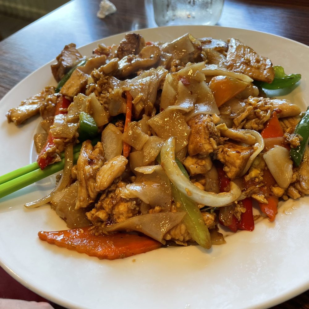 Thai Thai Restaurant - Spicy Noodle Pad Kee Mao - Thai Near Me - Dallas, Texas Thai Thai Restaurant - Spicy Noodle Pad Kee Mao - Thai Near Me - Dallas, Texas