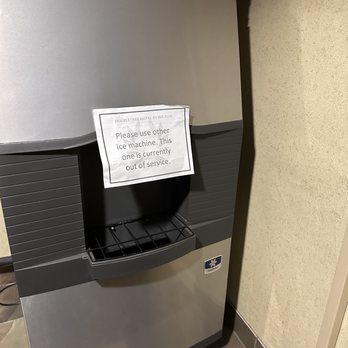 DoubleTree by Hilton Hotel Holland - Ice machine broken - Hotels Near Me - Holland, Michigan DoubleTree by Hilton Hotel Holland - Ice machine broken - Hotels Near Me - Holland, Michigan