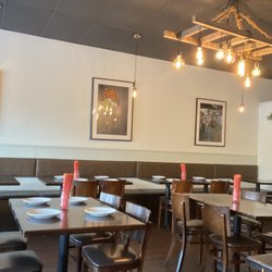 Mamaling Asian Street Food - Mamaling sitting area