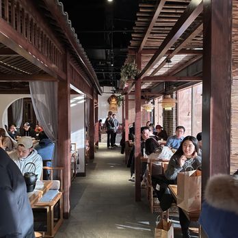 Mountain House - Interior - Szechuan Near Me - Boston, Massachusetts