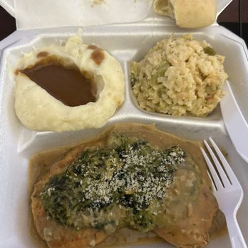 Bergeron's City Market - Spinach Chicken, rice dressing, mashed potatoes and gravy, and a roll of - Southern Near Me - Baton Rouge, Louisiana