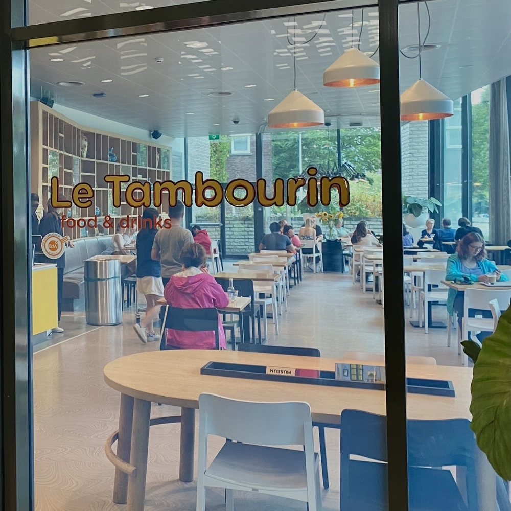 Le Tambourin - Entrance - Cafes Near Me - Amsterdam, New Hampshire