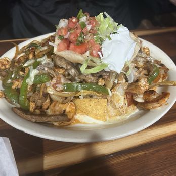 Toros Mexican Grill - Nachos Supreme - Mexican Near Me - Nappanee, Indiana Toros Mexican Grill - Nachos Supreme - Mexican Near Me - Nappanee, Indiana