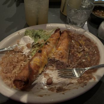 Los Dos Molinos - Los dos Flautas Dinner with carnitas - Mexican Near Me - Phoenix, Arizona