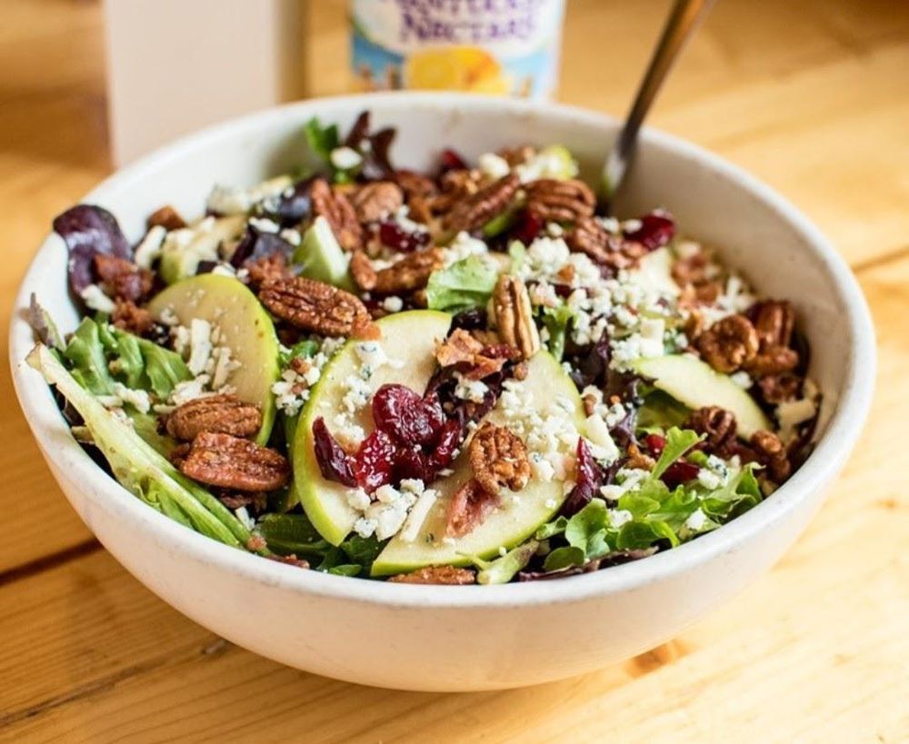 IAN’S PIZZA MILWAUKEE EAST SIDE Updated October 2024 143 Photos