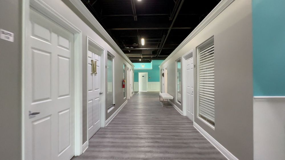 SalonPLEX Suites | Heritage Palms Logo