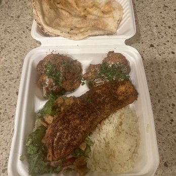 Hummus Labs - Mediterranean Salmon platter with Cauliflower - Mediterranean Near Me - Pasadena, California Hummus Labs - Mediterranean Salmon platter with Cauliflower - Mediterranean Near Me - Pasadena, California