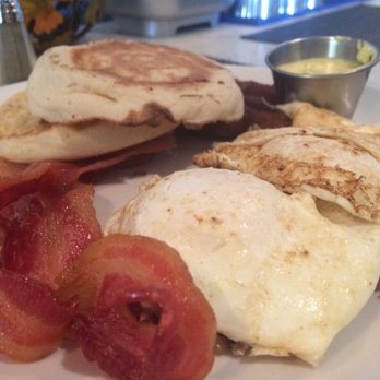 Little Goose - Over easy eggs w corn-beef hash, bacon & sausage - Breakfast & Brunch Near Me - Fairfield, Connecticut Little Goose - Over easy eggs w corn-beef hash, bacon & sausage - Breakfast & Brunch Near Me - Fairfield, Connecticut