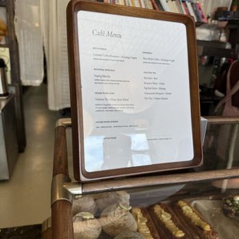 Del Sur Bakery & Cafe - Filipino Near Me - Chicago, Illinois