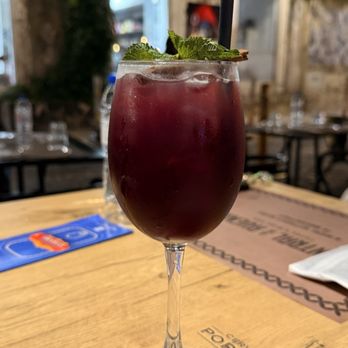 Central da Avenida - Red Sangria is tangy, with real fruit pieces. - Tapas Bars Near Me - Lisbon, 11