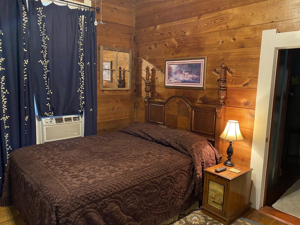 HOTEL LAZY T Updated September 2024 202 College St, Throckmorton, Texas Hotels Phone