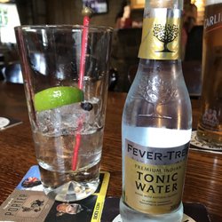 Kings Arms - Brontë Brambleberry Gin with a normal tonic.