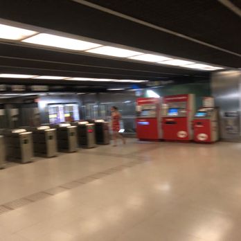 Estació Alfons X - Public Transportation Near Me - Barcelona, B