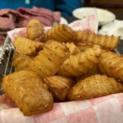 Ben's Kosher Delicatessen Restaurant & Caterers - Love these fries.