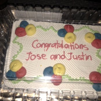 Publix - A poorly done cake - Grocery Near Me - Windermere, Florida