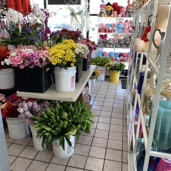 Flower World - Florists Near Me - Northridge, California