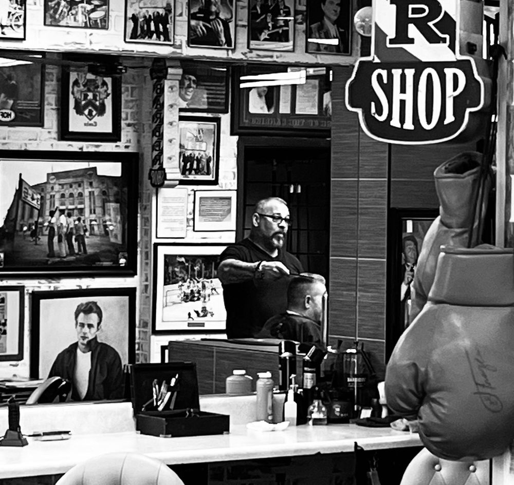 Jerrys Barber Shop Logo