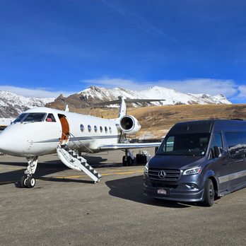 Summit Black Car - Limos Near Me