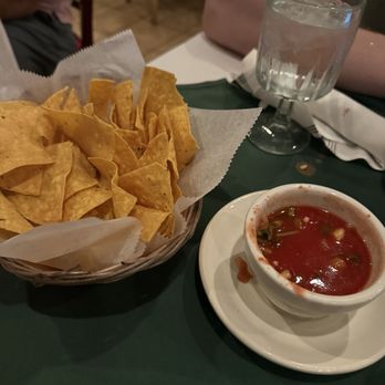 La Plaza - Complimentary basket of chips & salsa - Mexican Near Me - Washington, DC, District of Columbia La Plaza - Complimentary basket of chips & salsa - Mexican Near Me - Washington, DC, District of Columbia