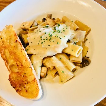Moxies - Chicken Madeira Rigatoni yummy - Lounges Near Me - Plano, Texas Moxies - Chicken Madeira Rigatoni yummy - Lounges Near Me - Plano, Texas