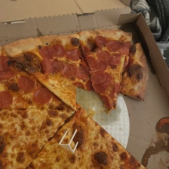 Atlas Pizza - This is how our pizza arrived - Pizza Near Me - Portland, Oregon