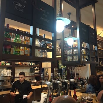 12 Tapas - Interior - Signature Cuisine Near Me - Castilleja de la Cuesta, SE