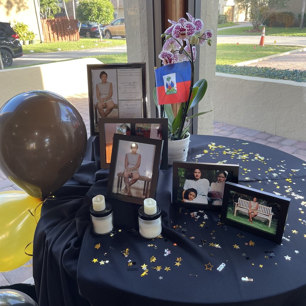 Decorento Party Supplies Inc - Round table with tablecloth - Party Equipment Rentals Near Me - Davie, Florida Decorento Party Supplies Inc - Round table with tablecloth - Party Equipment Rentals Near Me - Davie, Florida