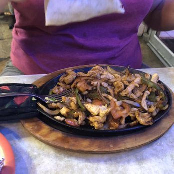 Guads Mexican Restaurant - Chicken fajita - Mexican Near Me - Virginia Beach, Virginia