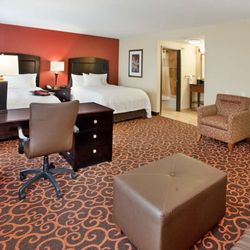 Hampton Inn & Suites Dickinson - Guest room