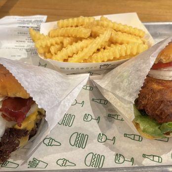 Shake Shack F Street - Burgers Near Me - Washington, DC, District of Columbia