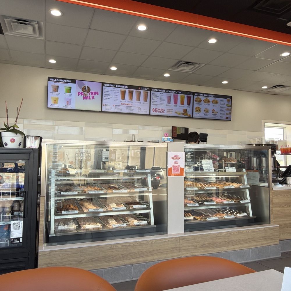 Dunkin' - Clean restaurant and the employees are friendly and professional. - Sandwiches Near Me - Hernando, Mississippi