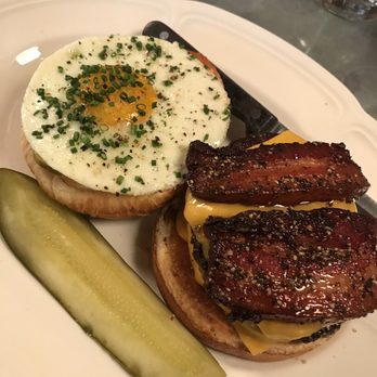 Au Cheval - Best burger in the US?! Single burger (has two patties) with overeats egg and thick-cut bacon - Bars Near Me - Chicago, Illinois