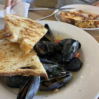 Hank's - Mussels - Coffee & Tea Near Me - Austin, Texas