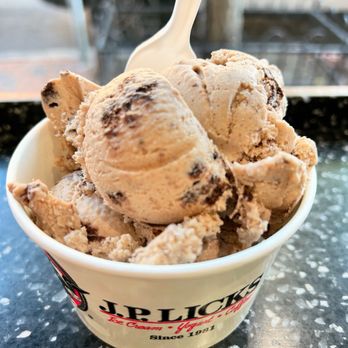 J P Licks - Charles Street - If I had the whole world I would give it away  Peanut Butter Cookies & Cream from #JPLicks - Ice Cream & Frozen Yogurt Near Me - Boston, Massachusetts