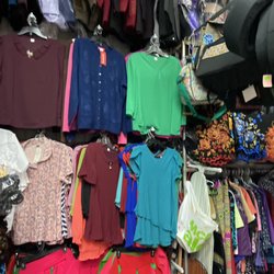 V Nai Mini Mall - Women's clothing