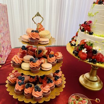 Baby So Lovely - Berry velvet mini cupcakes - Desserts Near Me Baby So Lovely - Berry velvet mini cupcakes - Desserts Near Me