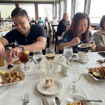 Riverwinds Restaurant - New American Near Me - West Deptford, New Jersey