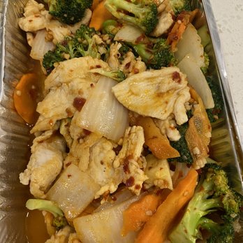 Jeng Chi - chicken with broccoli - Bakeries Near Me - Dallas, Texas