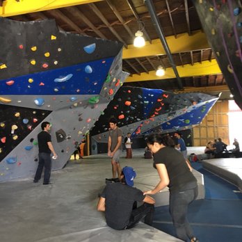 Hangar 18 - Arcadia - Rock Climbing Near Me - Arcadia, California