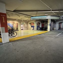 Palo Alto Center - Main entrance from the parking garage