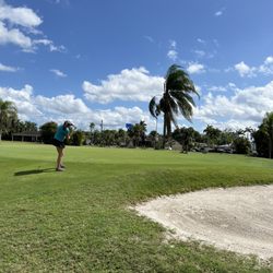 Redland Golf and Country Club - Chipping to the green