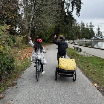 Stanley Park - The bikes with the boys in the trailer. - Parks Near Me - Vancouver, British Columbia