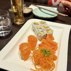 Yes Sushi - Salmon set