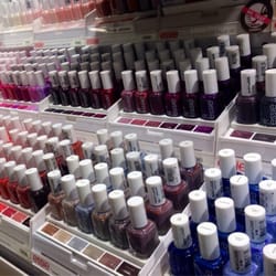 Monoprix - "Essie" je trouvais mon bonheur chez Monop' - pour ne pas changer -