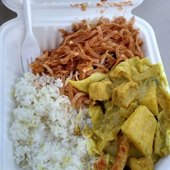 Wat Mongkolratanaram - two entrees = 8 tokens pad Thai+curry - Thai Near Me - Berkeley, California Wat Mongkolratanaram - two entrees = 8 tokens pad Thai+curry - Thai Near Me - Berkeley, California