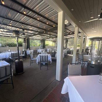 The Village Pub - Outdoor front seating - Pubs Near Me - Woodside, California The Village Pub - Outdoor front seating - Pubs Near Me - Woodside, California