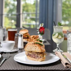 Parkway Prime Steakhouse & Lounge
