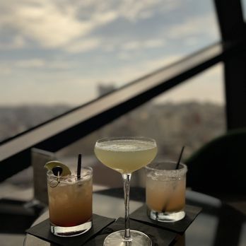 The View Lounge - Skyline punch, gimlet - Lounges Near Me - San Francisco, California The View Lounge - Skyline punch, gimlet - Lounges Near Me - San Francisco, California