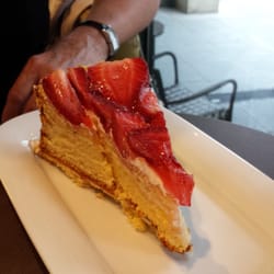 Schuhbeck's Gewürzladen - Erdbeerkuchen in Schubecks Gewürzladen