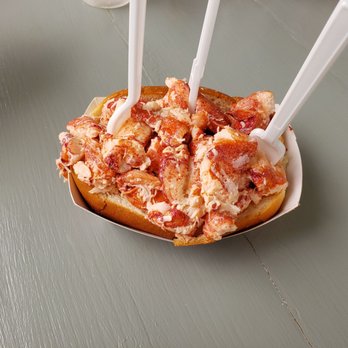 The  Raw Bar - Lobster roll - Bars Near Me - Mashpee, Massachusetts